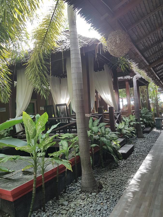 Lawaka Hotel Ampana 외부 사진