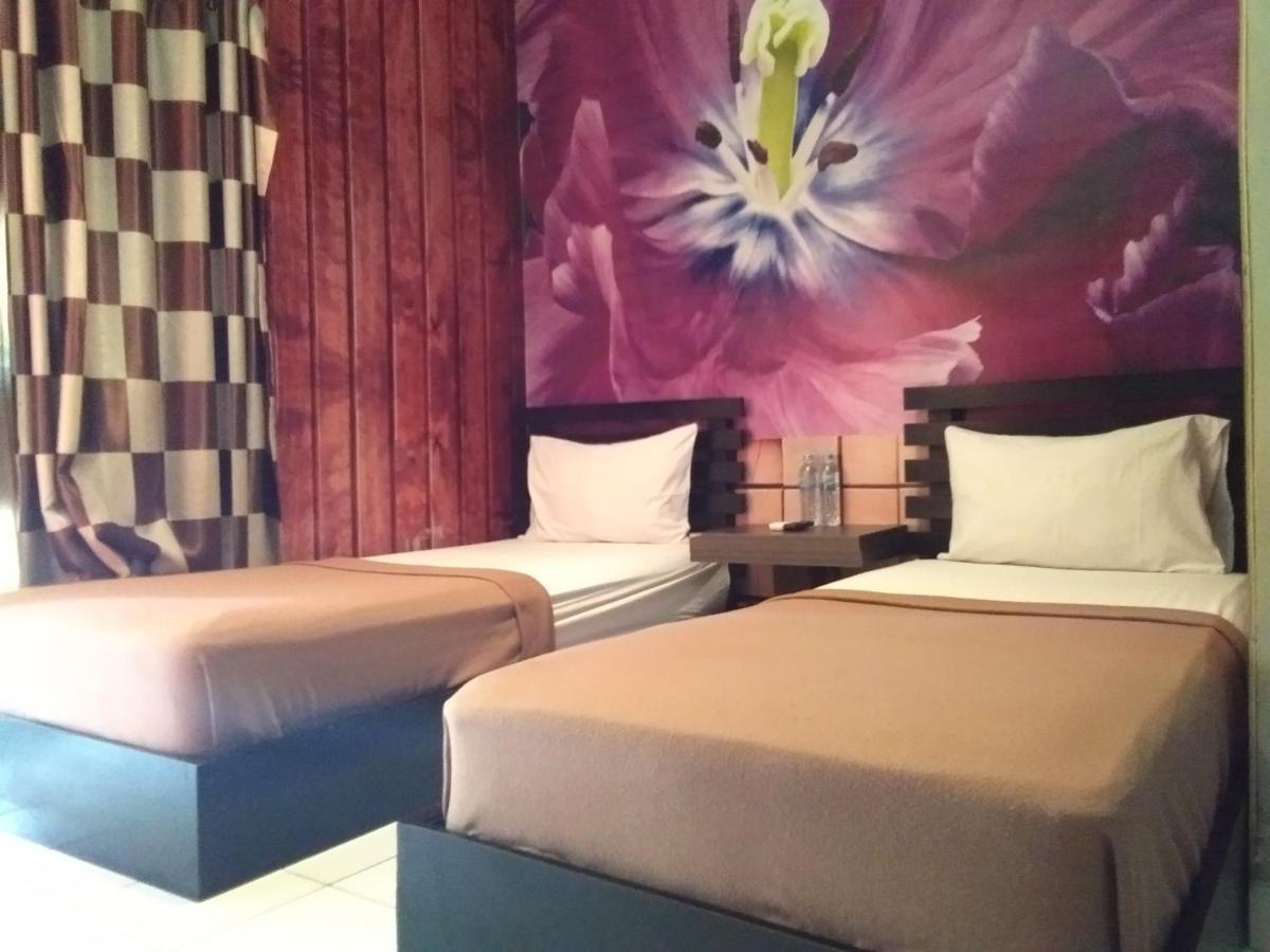 Lawaka Hotel Ampana 외부 사진
